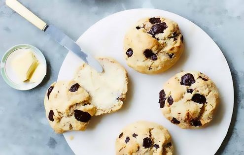 Chocolate-chunk breakfast scones