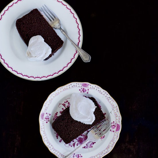 Chocolate, cinnamon and almond loaf cake