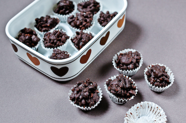 Chocolate clusters with ginger and almond (Bouchées croustillantes au chocolat, amandes et gingembre)