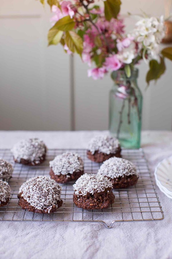 Chocolate-coconut macaroons