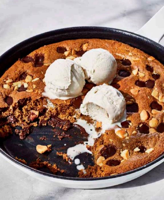 Chocolate coffee mac nut cookie pie