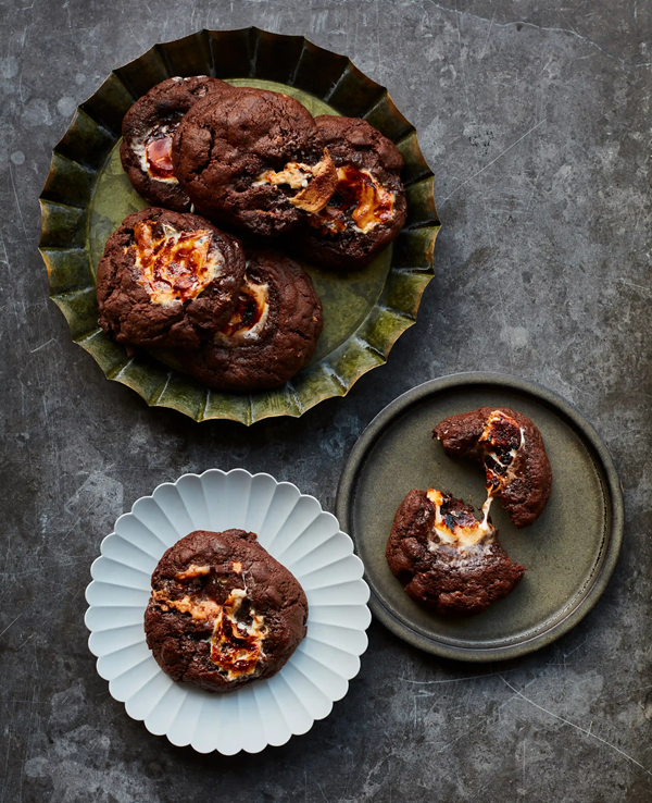 Chocolate cookies with almonds and marshmallows
