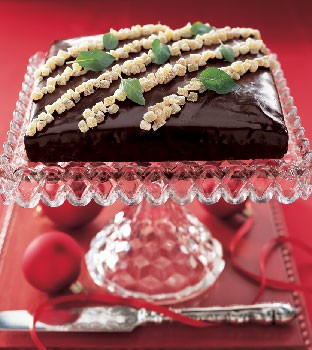 Chocolate-covered gingerbread cake