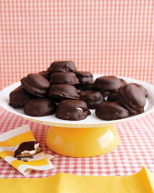 Chocolate-covered marshmallow cookies