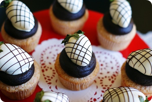 Chocolate-covered strawberry cupcakes