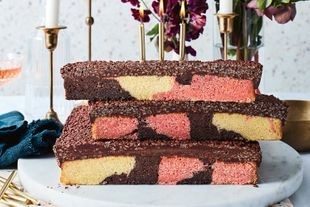 Chocolate crackle marble cake