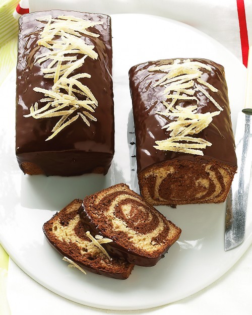 Chocolate-cranberry tube cake