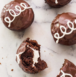 Chocolate cream cupcakes