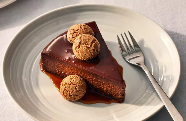 Chocolate crème caramel with amaretti (Bunet)