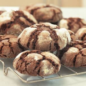 Chocolate crinkle cookies