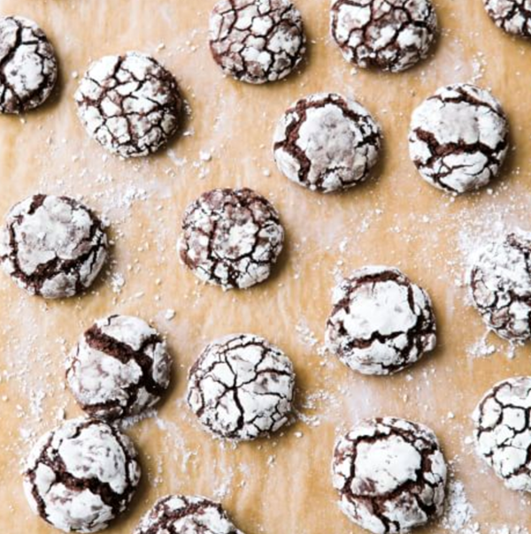 Chocolate crinkle cookies