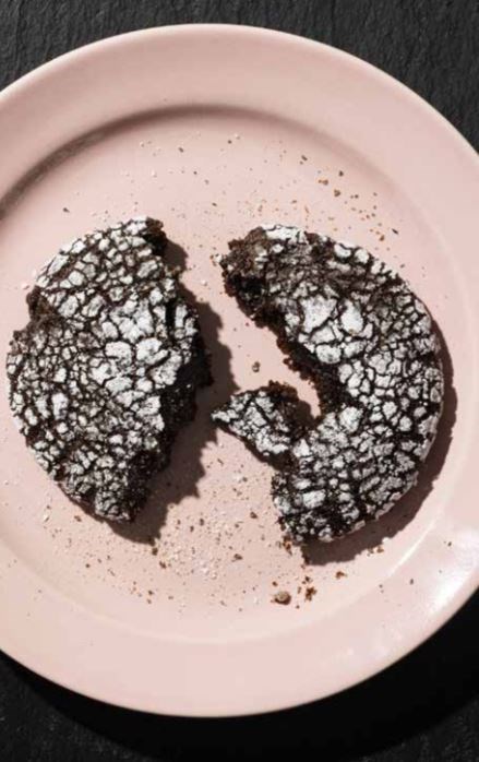 Chocolate crinkle cookies