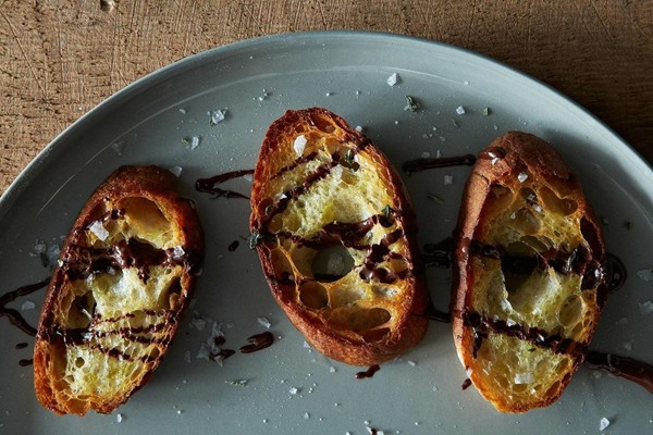 Chocolate crostini with olive oil and salt