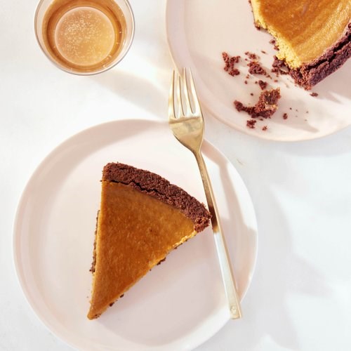 Chocolate-crusted pumpkin pie