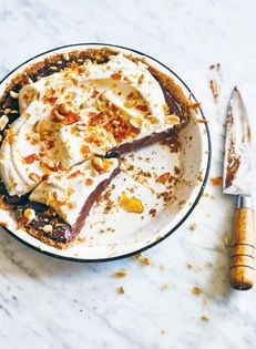 Chocolate custard pie with peanut brittle crumble