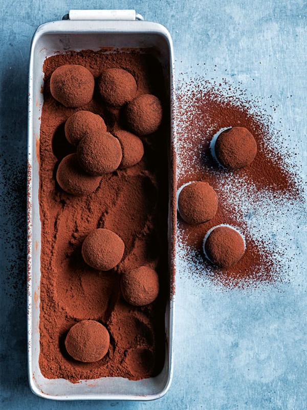 Chocolate, date and peanut butter truffles