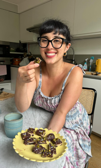 Chocolate date tahini bites