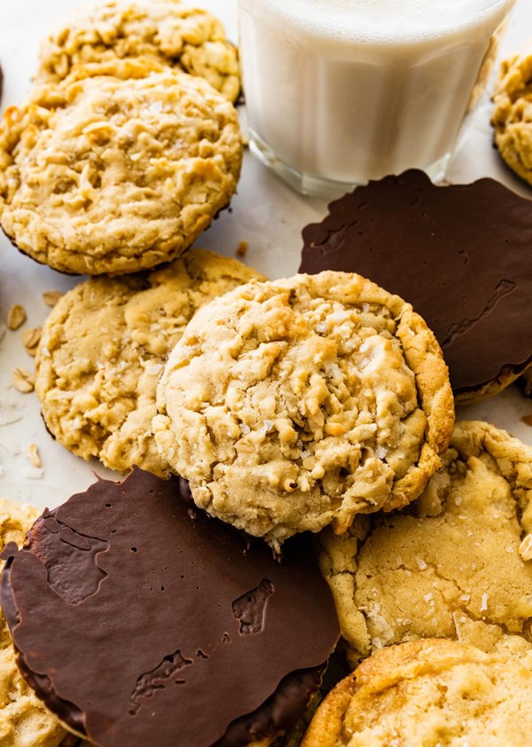 Chocolate dipped coconut cookies