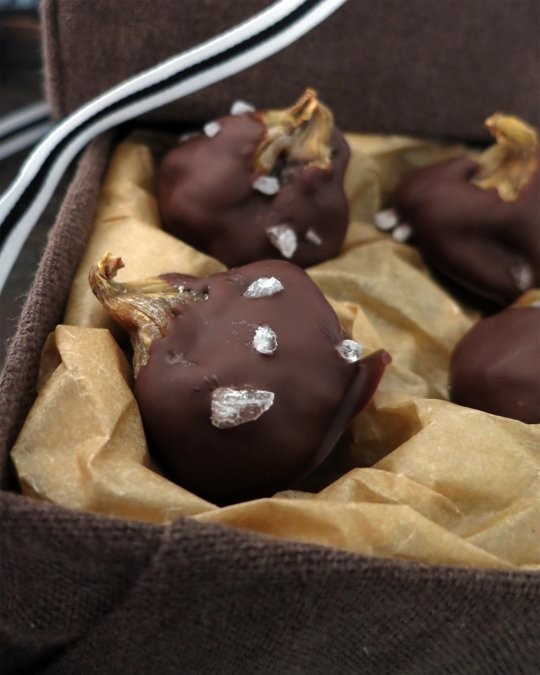 Chocolate-dipped figs with sea salt