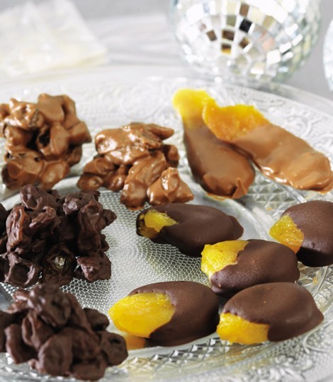 Chocolate-dipped mango and apricot