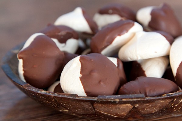 Chocolate dipped meringues