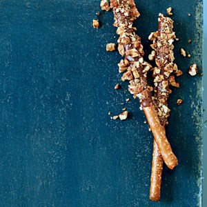 Chocolate-dipped praline pretzels