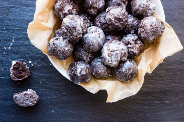 Chocolate donut holes (Munchkins)