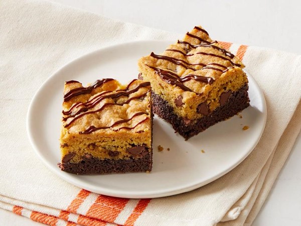 Chocolate-drizzled brookies 