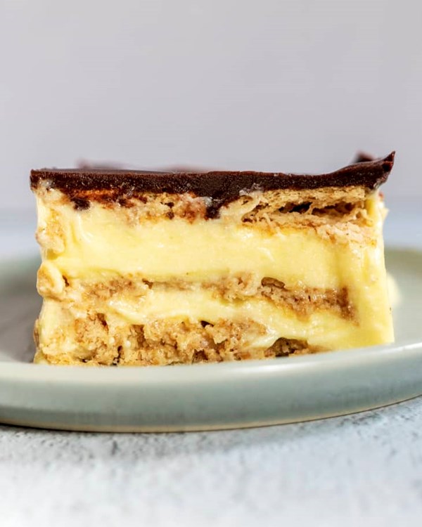 Chocolate éclair cake 