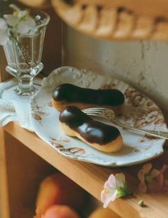 Chocolate eclairs