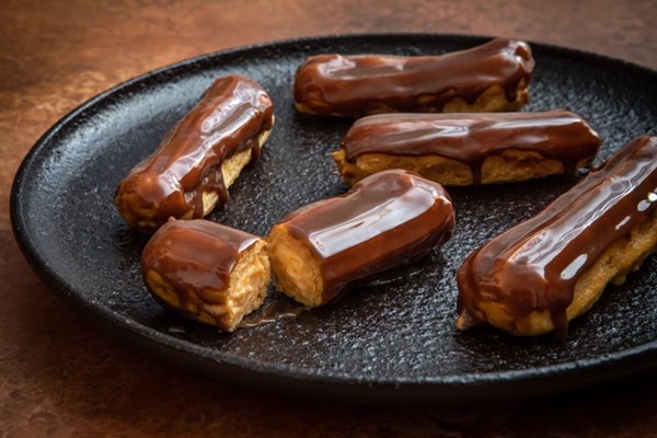 Chocolate éclairs