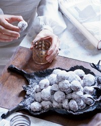 Chocolate-espresso snowballs