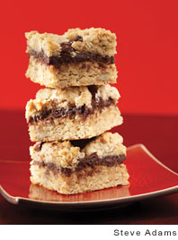 Chocolate-fig oatmeal bar