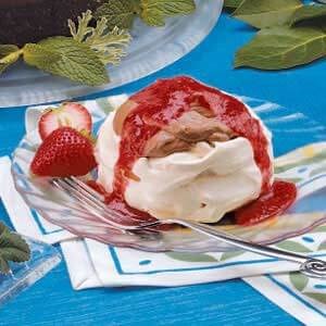 Chocolate-filled meringue cups