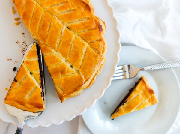 Chocolate French king cake for Mardi Gras (Chocolat galette des rois)