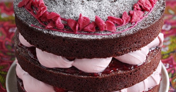 Chocolate gâteau with raspberry, rose and vanilla cream