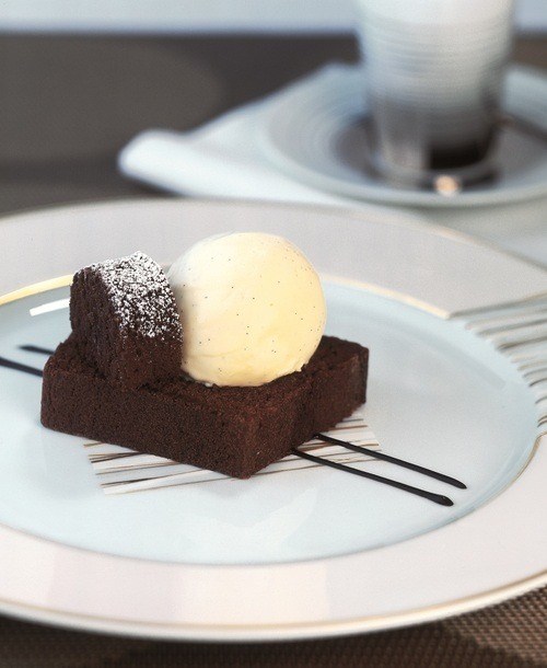 Chocolate-ginger pound cake