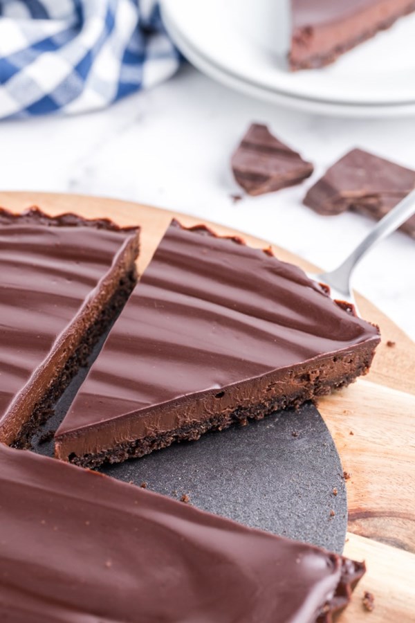 Chocolate glazed chocolate tart