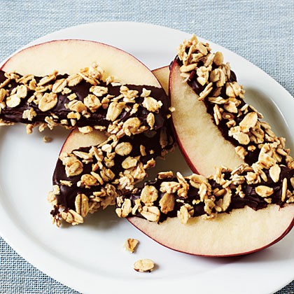 Chocolate-granola apple wedges