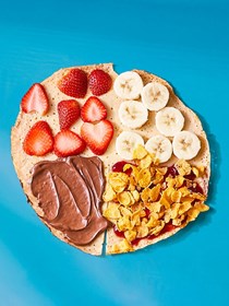 Chocolate-hazelnut & berry folded crêpe