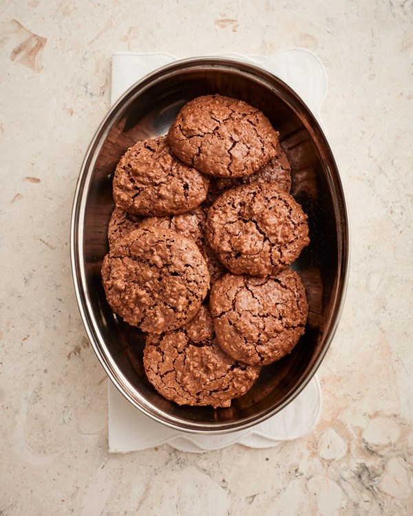 Chocolate hazelnut cookies (Brutti ma buoni)