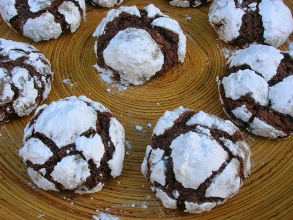 Chocolate hazelnut crackles