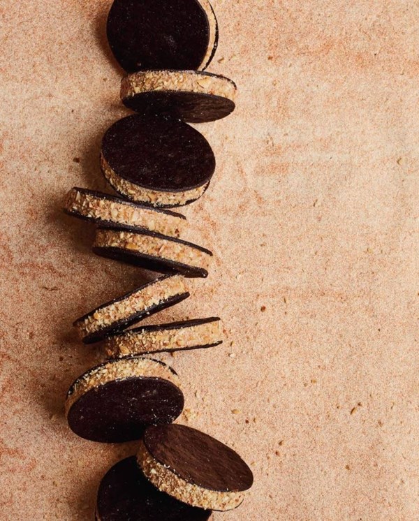 Chocolate hazelnut-crusted sandwich cookies