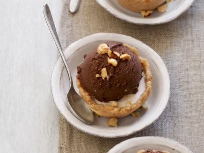 Chocolate-hazelnut ice cream cupcakes