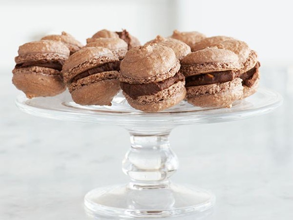 Chocolate-hazelnut macaroons