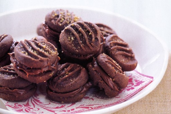 Chocolate hazelnut melting moments