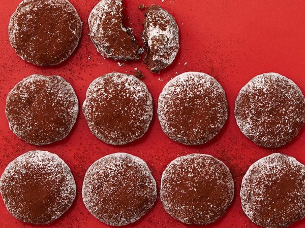 Chocolate-hazelnut snowball cookies