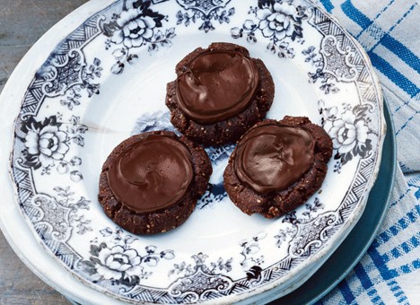 Chocolate hazelnut spiced cookies