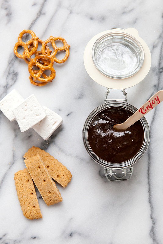 Chocolate hazelnut spread (DIY Nutella)