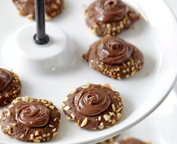 Chocolate-hazelnut thumbprints